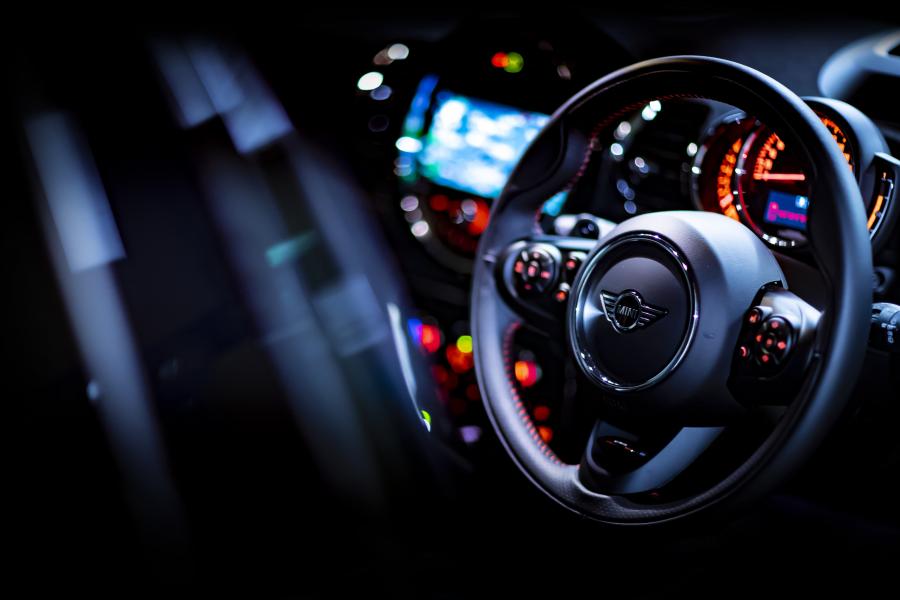 Интерьер Mini John Cooper Works Clubman (F54) 2019 года  (JP) (фото 4 из 17)